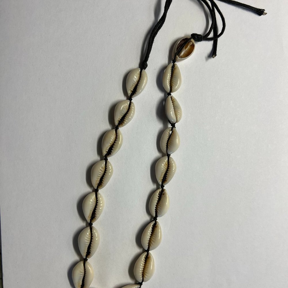 Vintage Seashell choker necklace